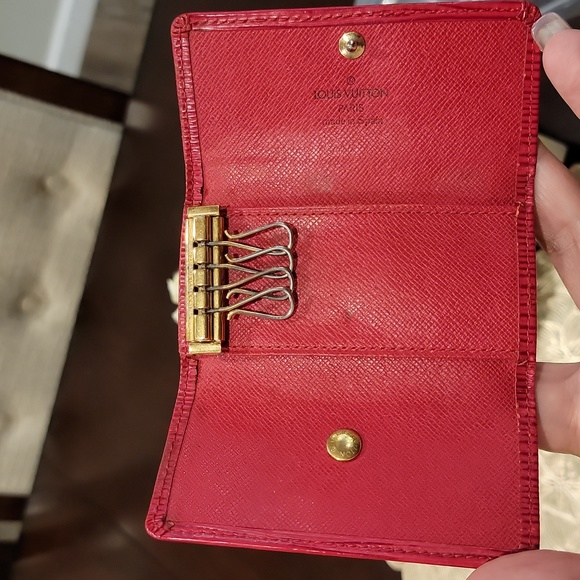 Authentic Louis Vuitton Epi key case - Picture 5 of 8